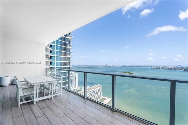 Building Photo - 2020 N Bayshore Dr