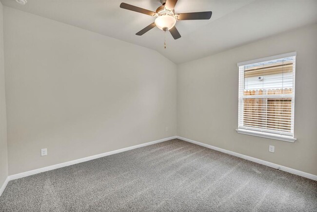 Building Photo - 102 Greenspire Ln