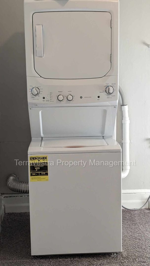 Building Photo - 506 N High St