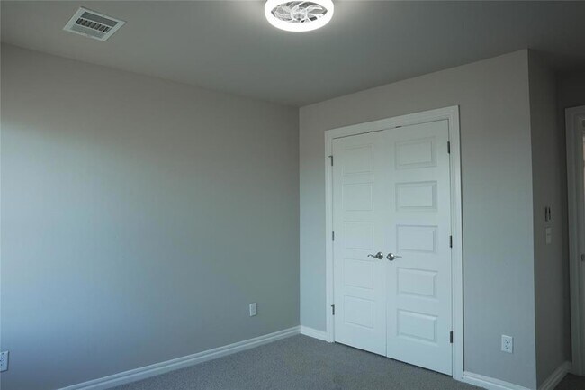 Building Photo - 5216 Bing Cir