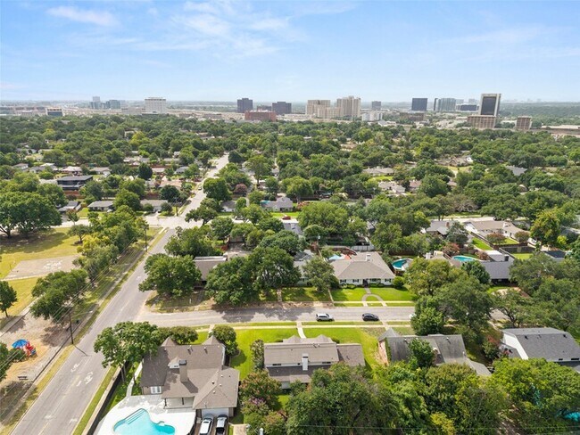 Building Photo - 13455 Mill Grove Ln