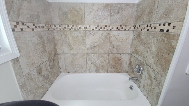 Building Photo - Section 8 accepted!!! "2-Bedroom Retreat with Cozy Comfort in Huntsville!"