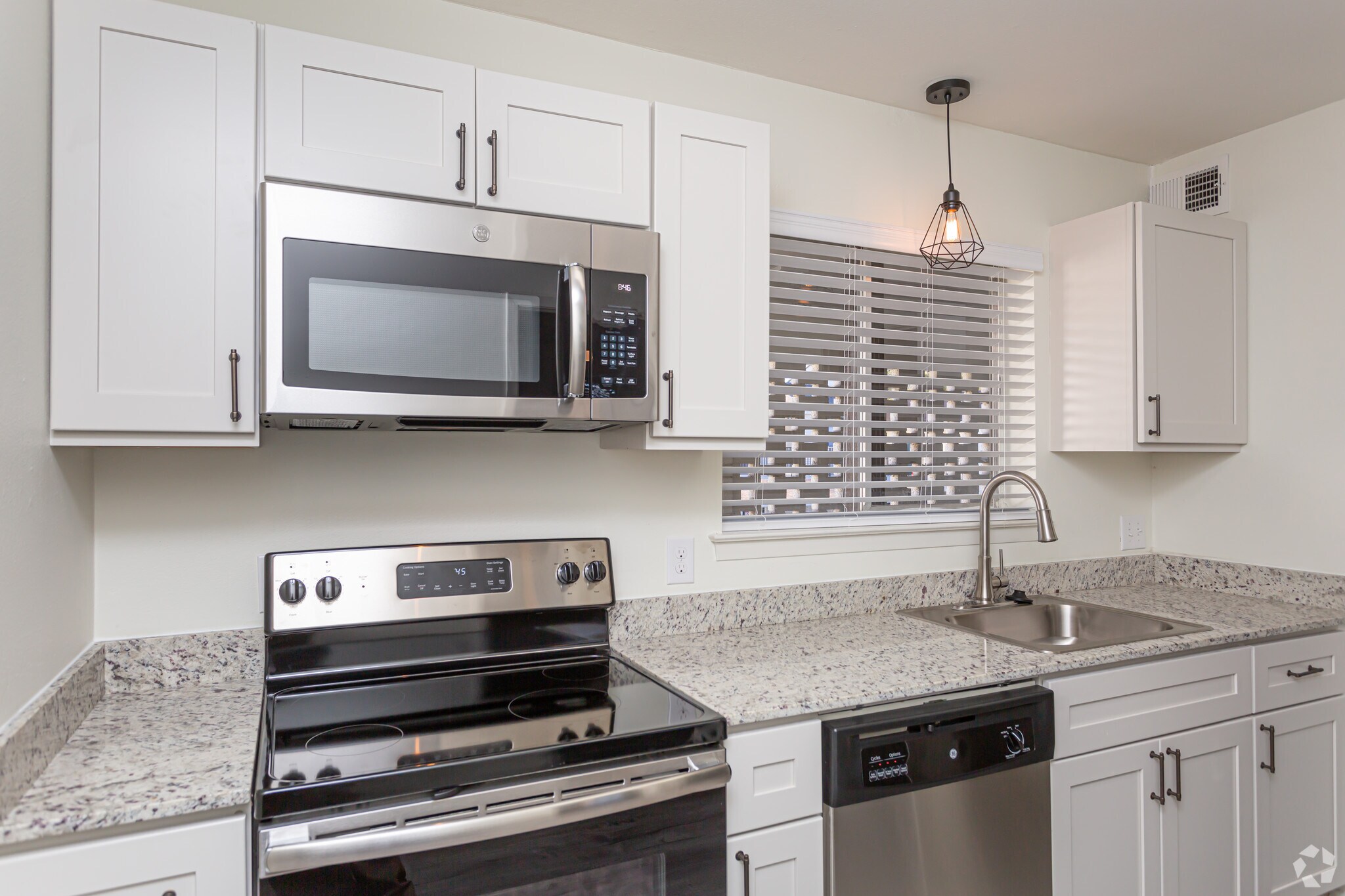 Parc at Mid City 1100 S Foster Dr Baton Rouge LA 70806 Apartment Finder