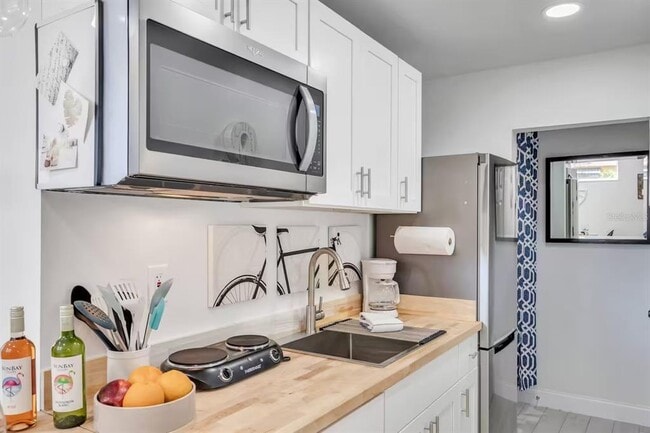 Building Photo - 1317 Cocoanut Ave