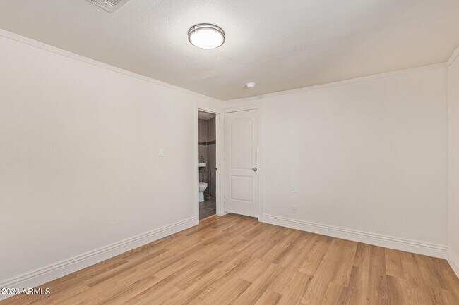 Building Photo - 1429 S 10th Ave