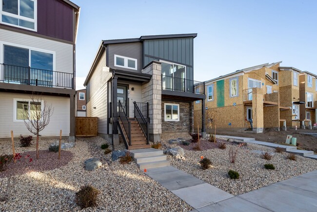 Building Photo - BEAUTIFUL MIDTOWN COLLECTION at PATHWAYS H...