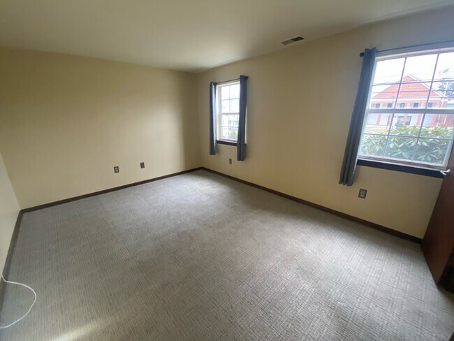 bedroom - 93 Park Ave
