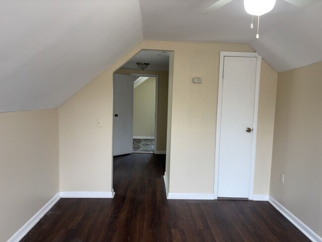Building Photo - Spacious 5-Bedroom Home with Detached Garage