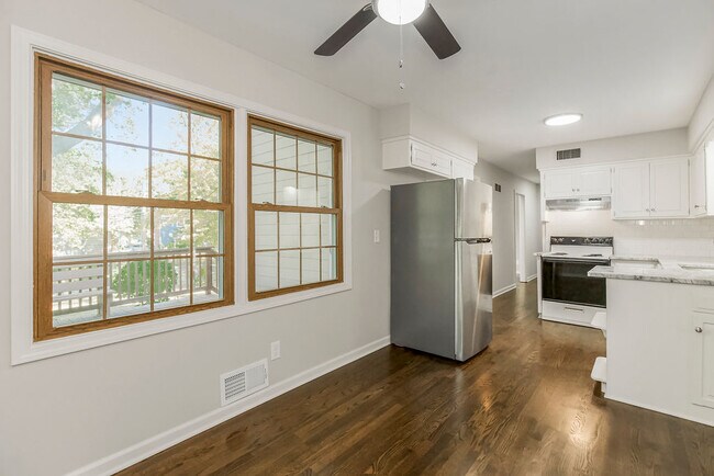 Building Photo - 9859 Connell Dr