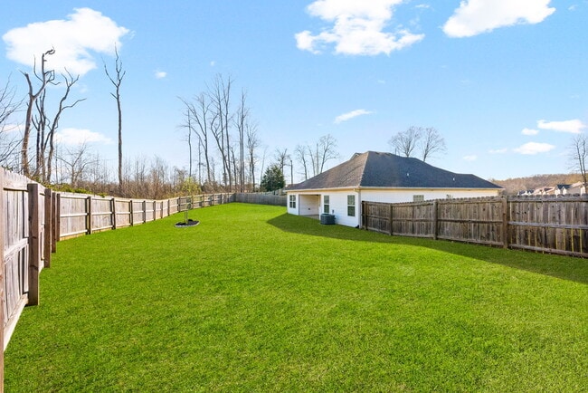 Building Photo - 1676 Putnam Dr