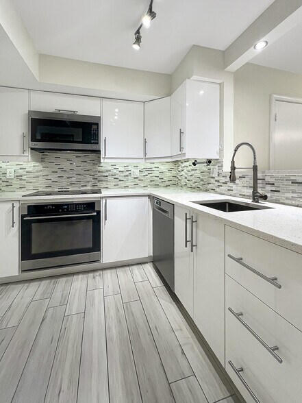 Building Photo - 1715 15th St NW