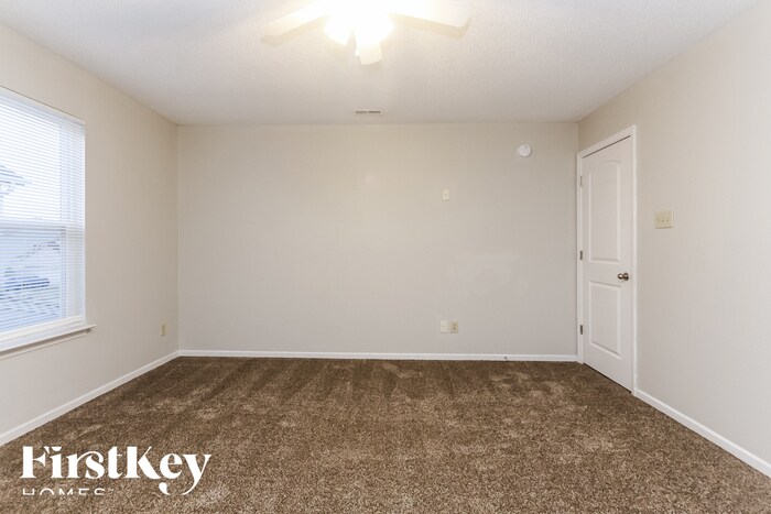 Building Photo - 6829 W Raleigh Dr
