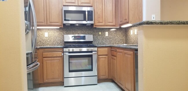 Building Photo - 3240 Maguire Way