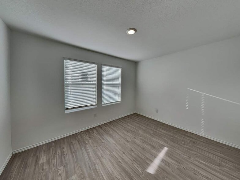 Building Photo - 14331 Estuary Pl