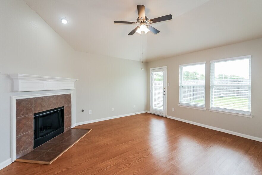 Building Photo - 13910 Maleewan Ln