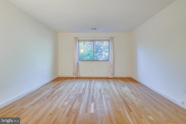 Building Photo - 7220 Vistas Ln