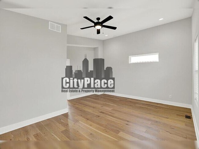 Building Photo - 2008 Yandes St