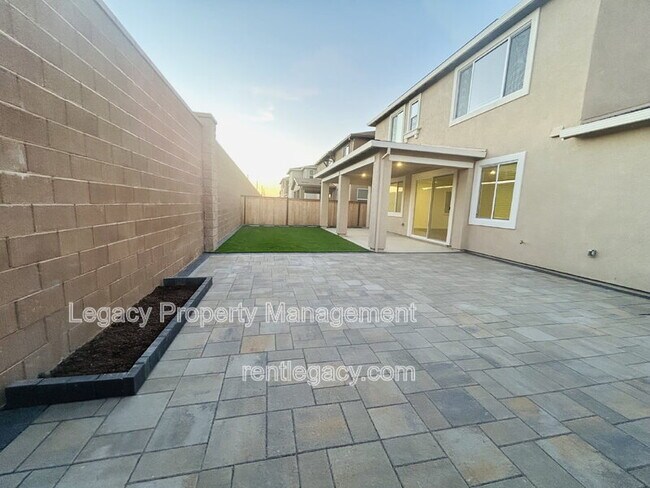 Building Photo - 3760 Oyster Pt Wy