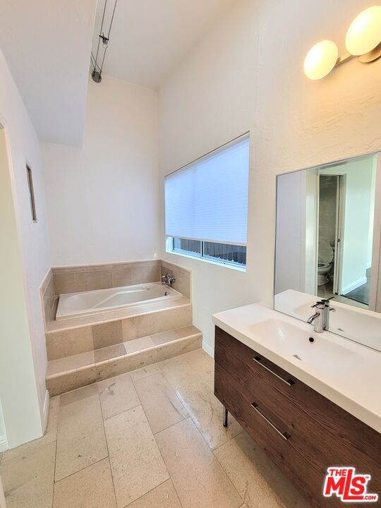 Building Photo - 4218 Vanetta Dr