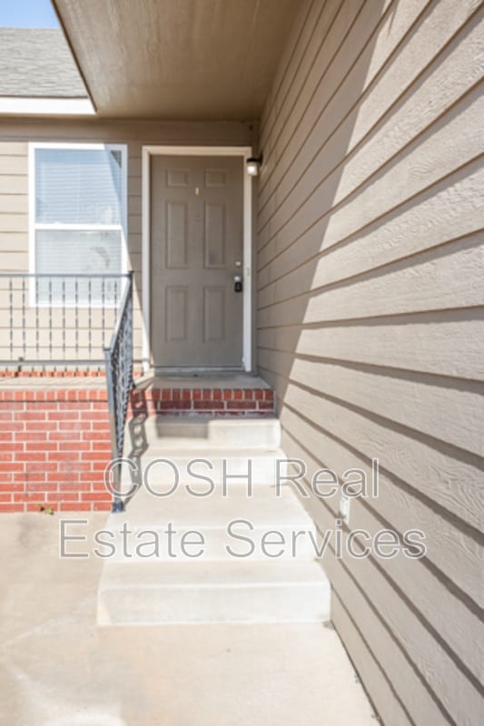 Building Photo - 1008 E Karla Ct