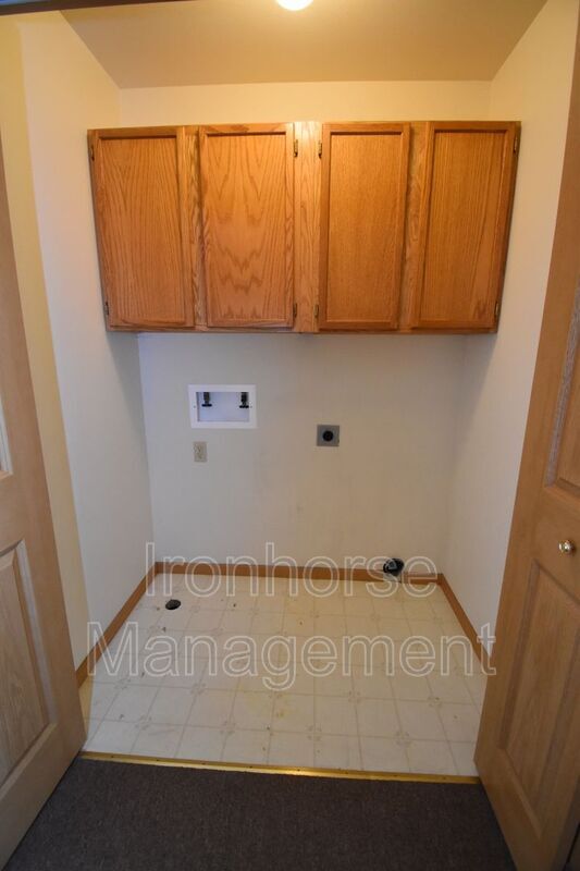 Building Photo - 2460 Wheeler Dr