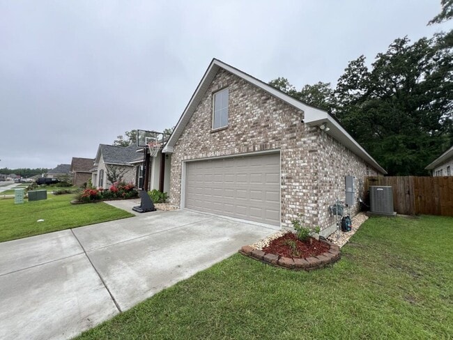 Building Photo - Spacious 5 Bedroom Home in Lake Haven – Zachary, LA
