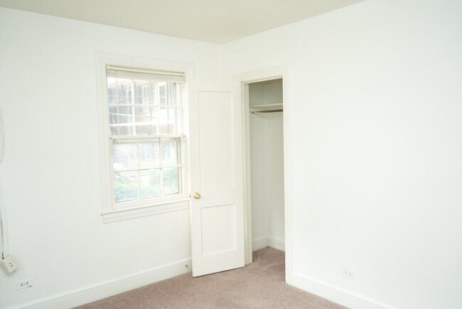 Building Photo - 119 Harmon St