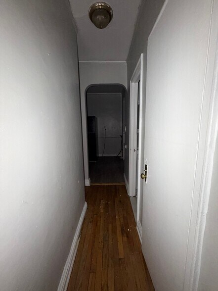 Building Photo - 253 E 181st St