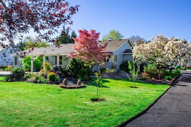 Building Photo - One Level Home - Three Bedroom + Bonus with AC / Beautiful Yard!