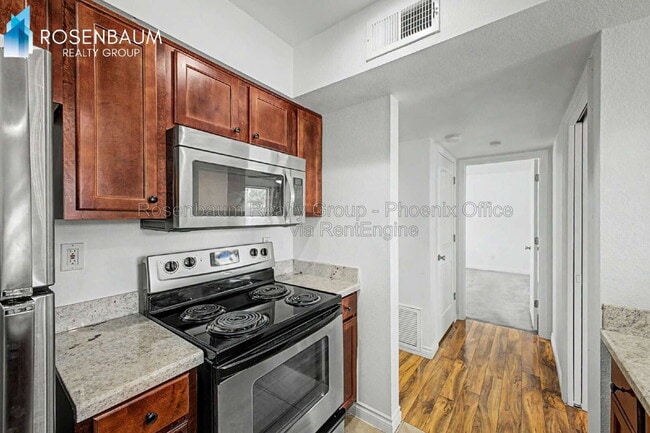 Building Photo - 5135 N 10th St