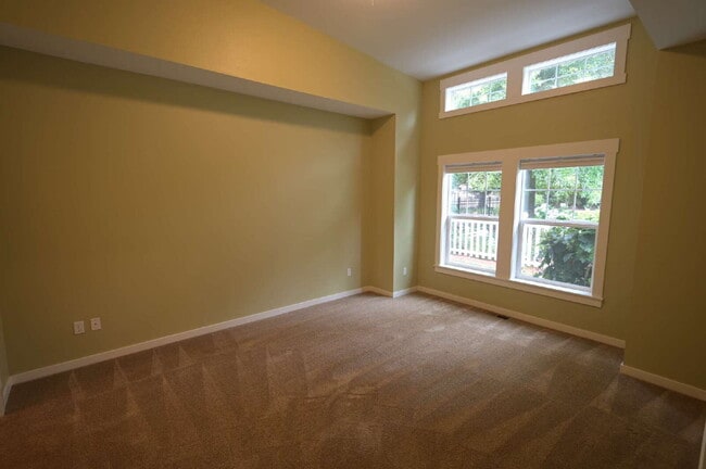 Building Photo - 2 bed 2 bath 2 car garage, in Sequim