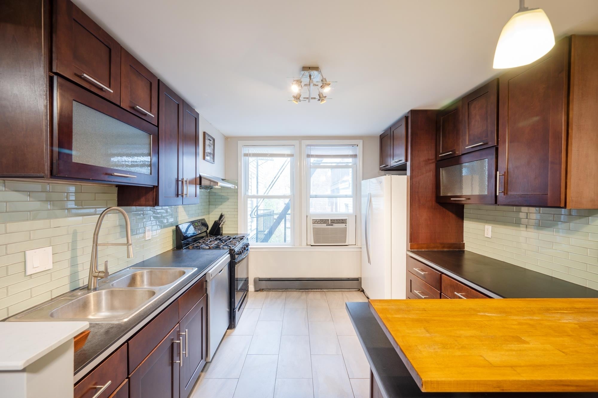 Building Photo - 46 Wayne St