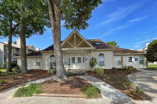 Building Photo - 539 Pineland Cir