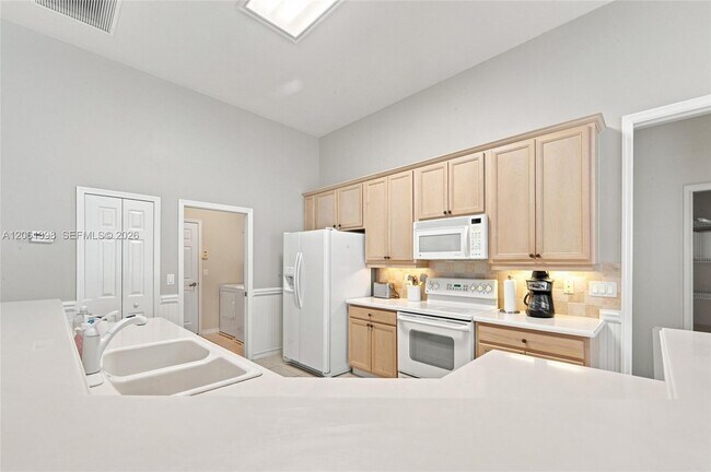 Building Photo - 4025 Chablis St SW