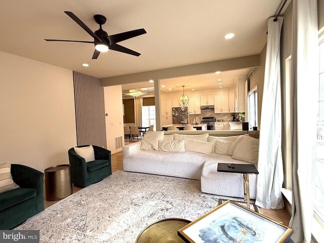 Building Photo - 21201 Sundial Ct