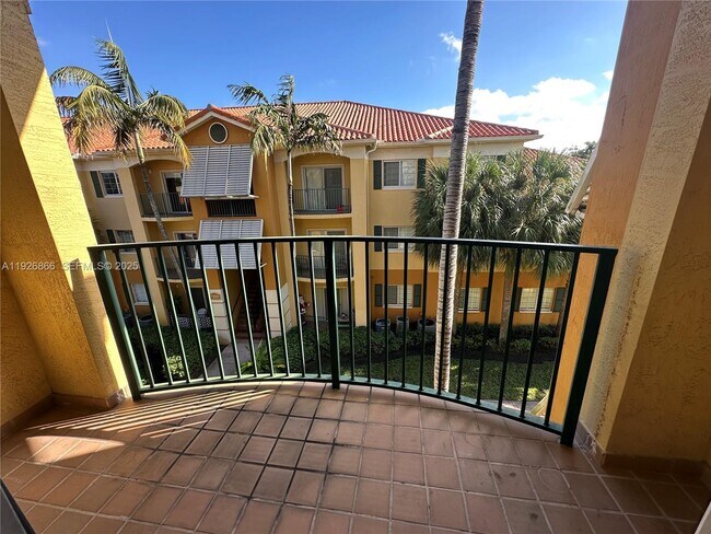 Building Photo - 7290 NW 114th Ave