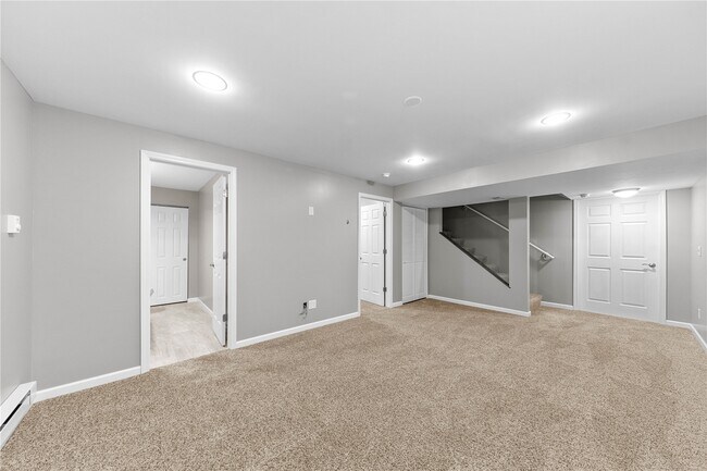 Building Photo - 467 Parkgate Dr