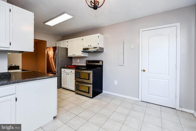Building Photo - 4529 Running Deer Way