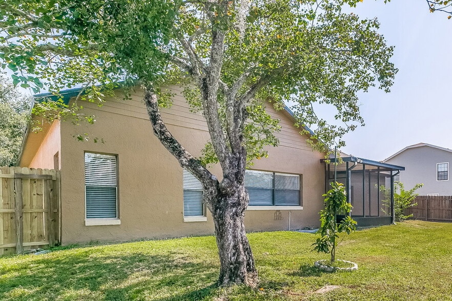 Building Photo - 8728 Grandee Dr