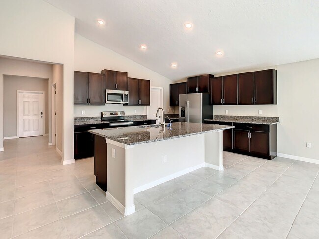 Building Photo - Beautiful 4 bedroom 2.5 bathroom Single Family House! Like new!