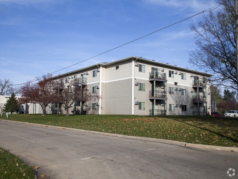 Willow Bend 68006616 SW 9th St Des Moines IA 50315 Apartment Finder