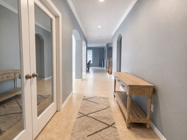 Building Photo - 2409 Deerwood Ct