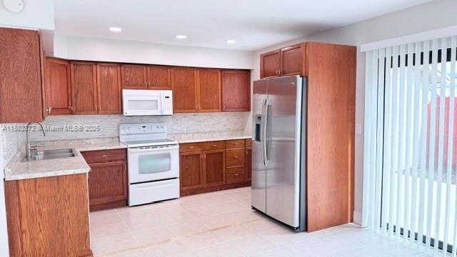 Building Photo - 811 Sandtree Dr