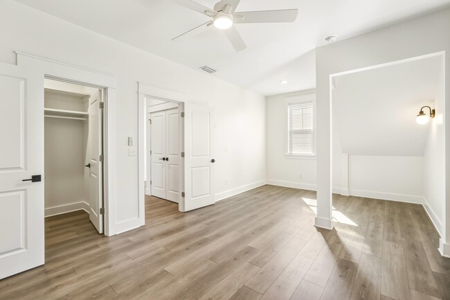 Building Photo - 4056 Biltmore Ave