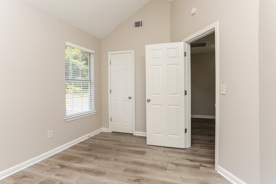 Building Photo - 3317 Royal Springs Ct