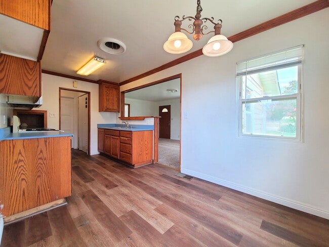 Building Photo - 1349 Fairview Ln