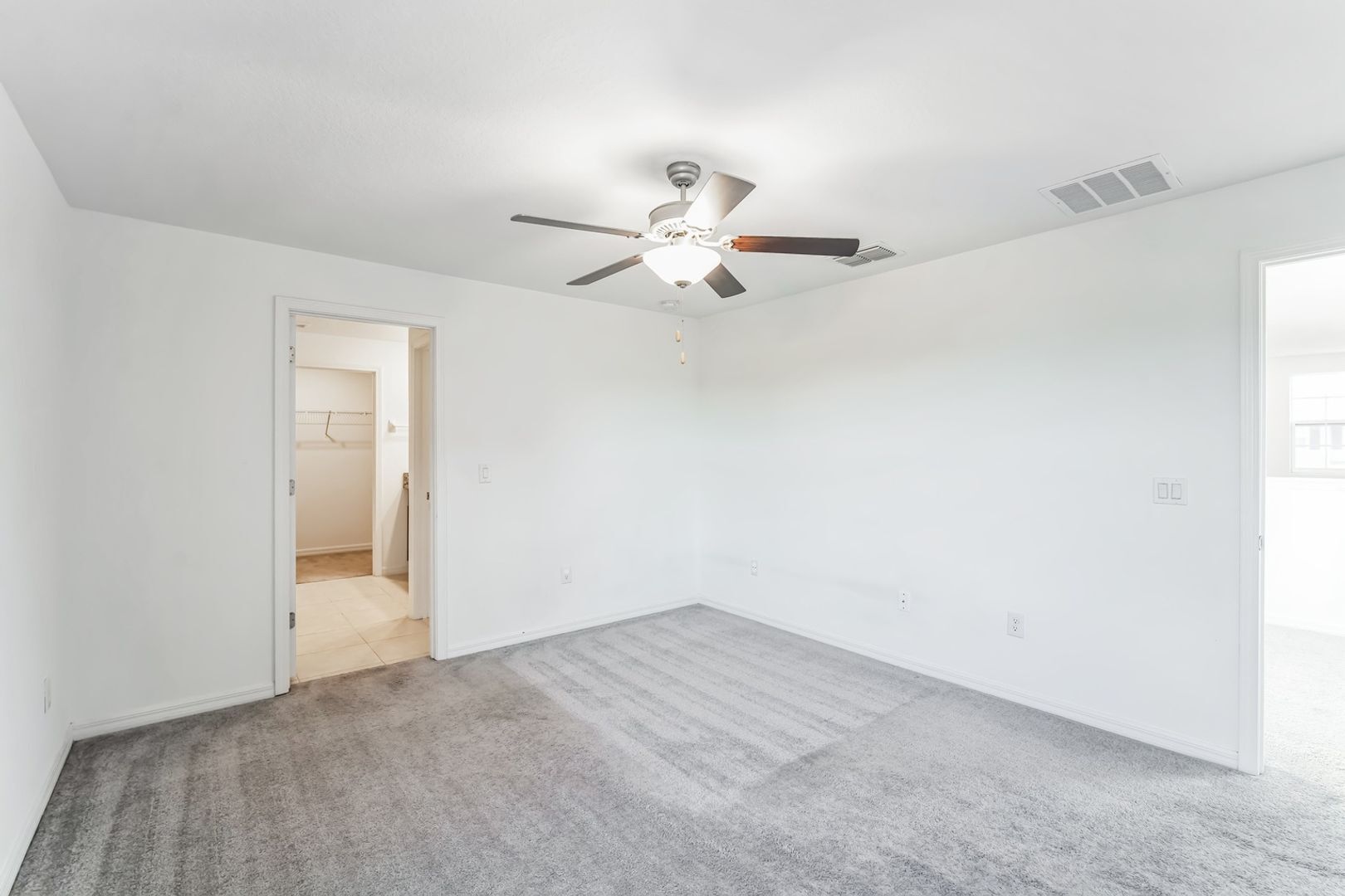 Building Photo - 9923 Jackfruit Ct