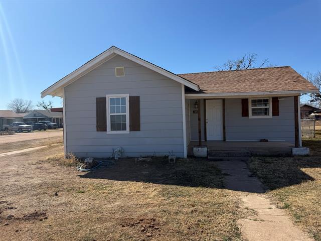 Building Photo - 352 SW Ave A