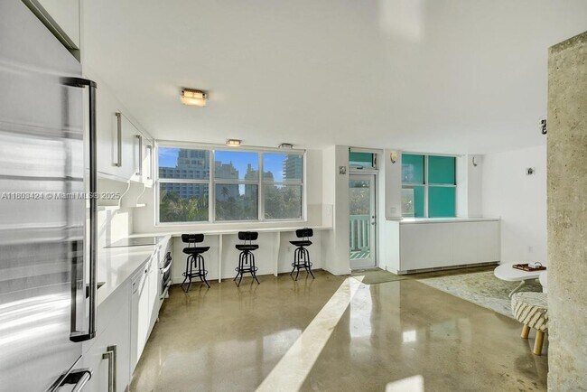 Building Photo - 301 Ocean Dr