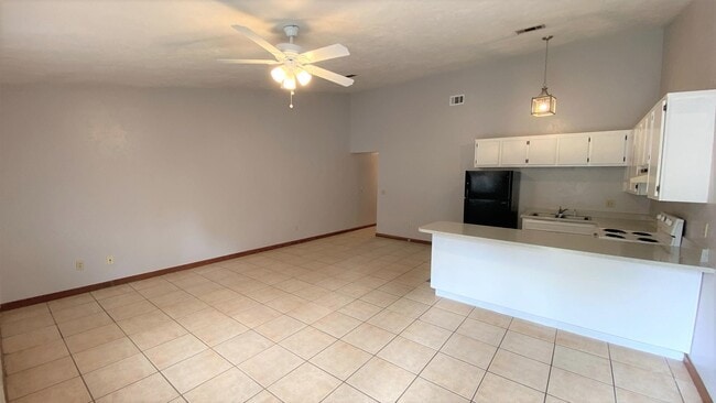 Building Photo - 2081 Continental Ave